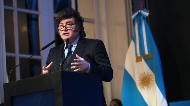 Milei negocia para suspender las PASO y espera la llegada del Papa