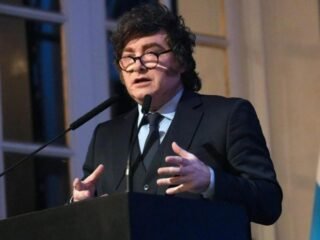 Tras la victoria de Lula en Brasil, Javier Milei reúne a su gabinete