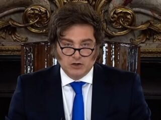 Milei encabeza una nueva reunión de Gabinete y viaja a Neuquén y Catamarca