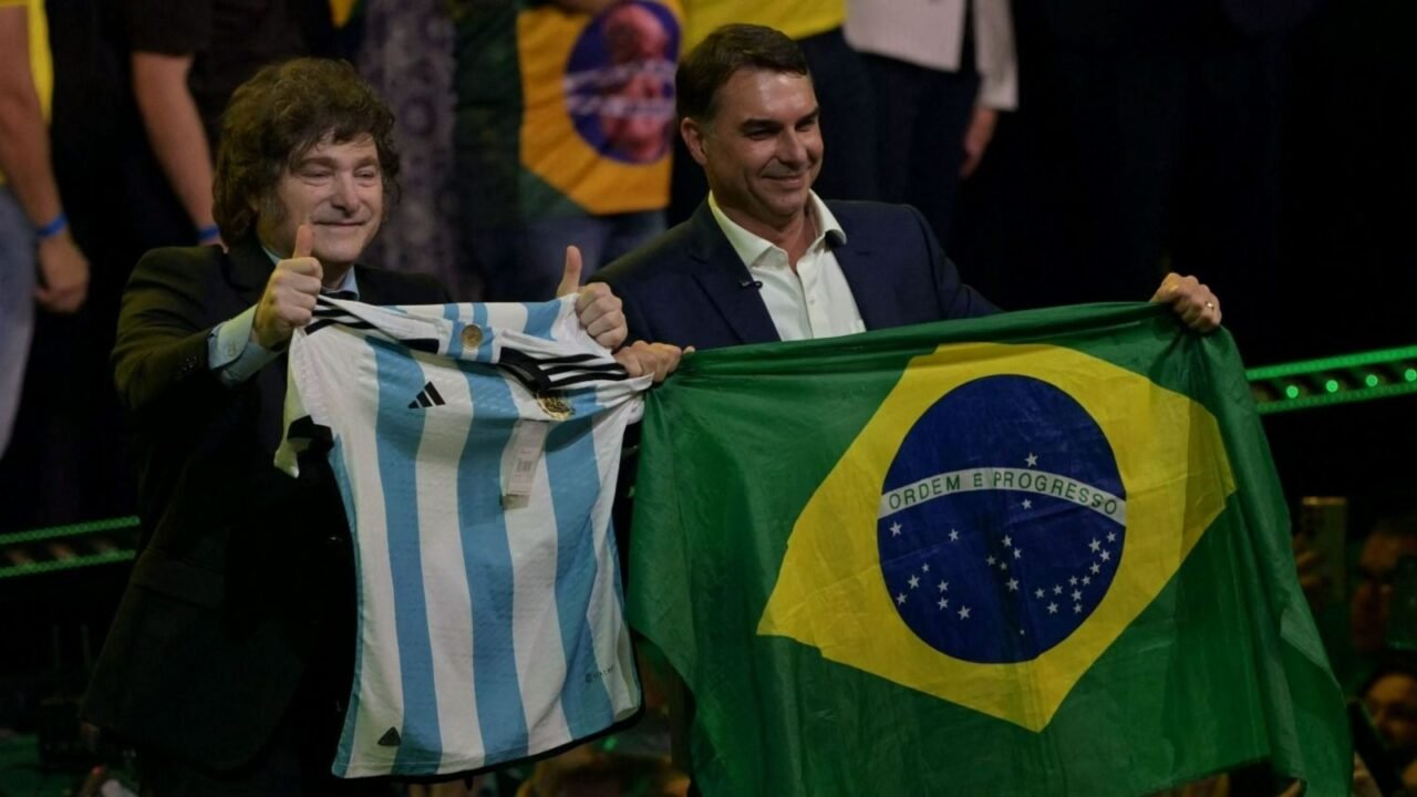 El gobierno de Milei atento en las elecciones de Brasil apuesta por Flavio Bolsonaro