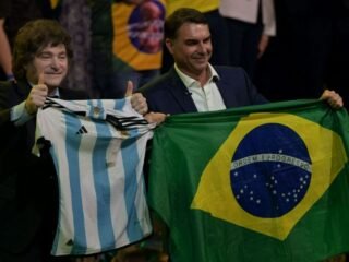 El gobierno de Milei atento en las elecciones de Brasil apuesta por Flavio Bolsonaro