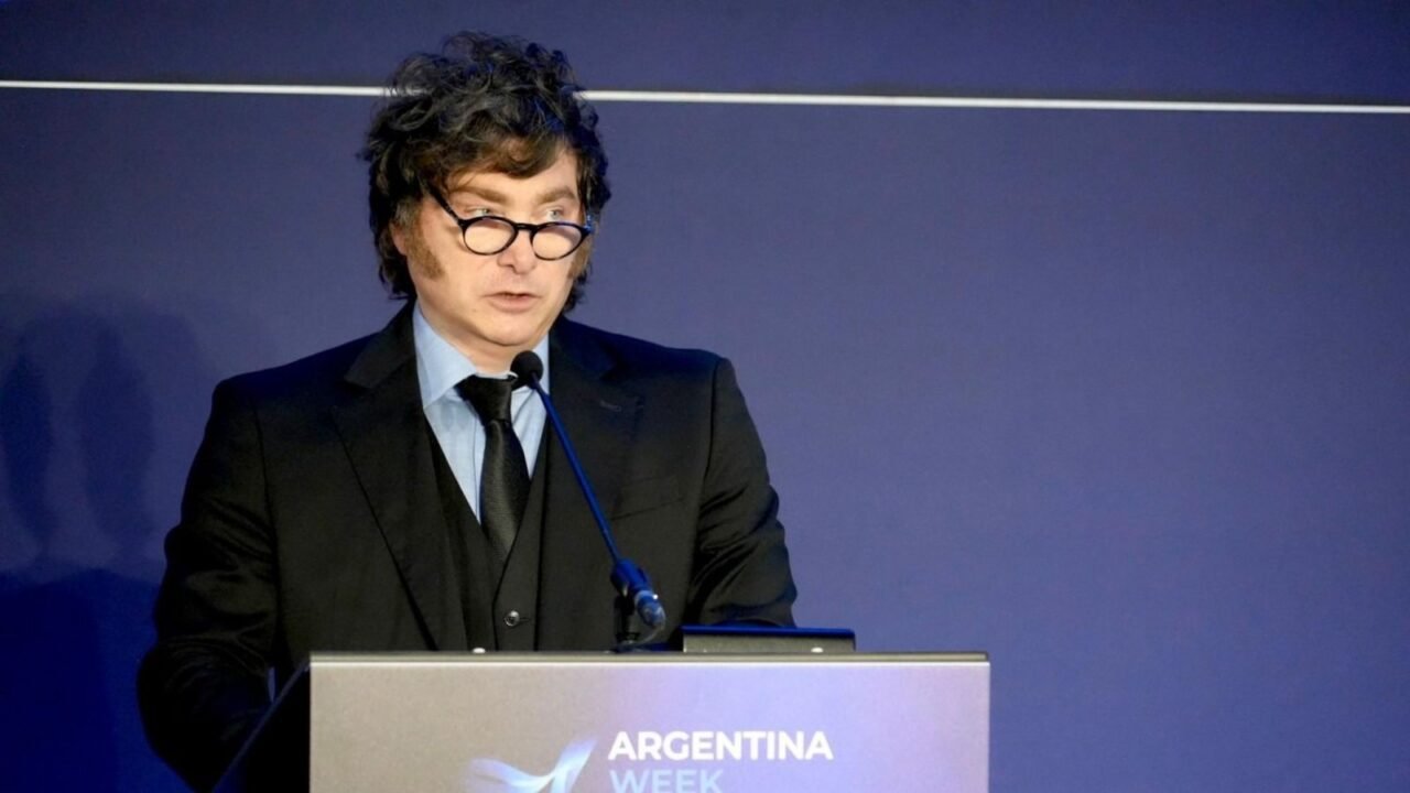 IDEA defendió la libertad de prensa y exigió un debate sin agravios tras los ataques de Milei