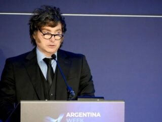 IDEA defendió la libertad de prensa y exigió un debate sin agravios tras los ataques de Milei