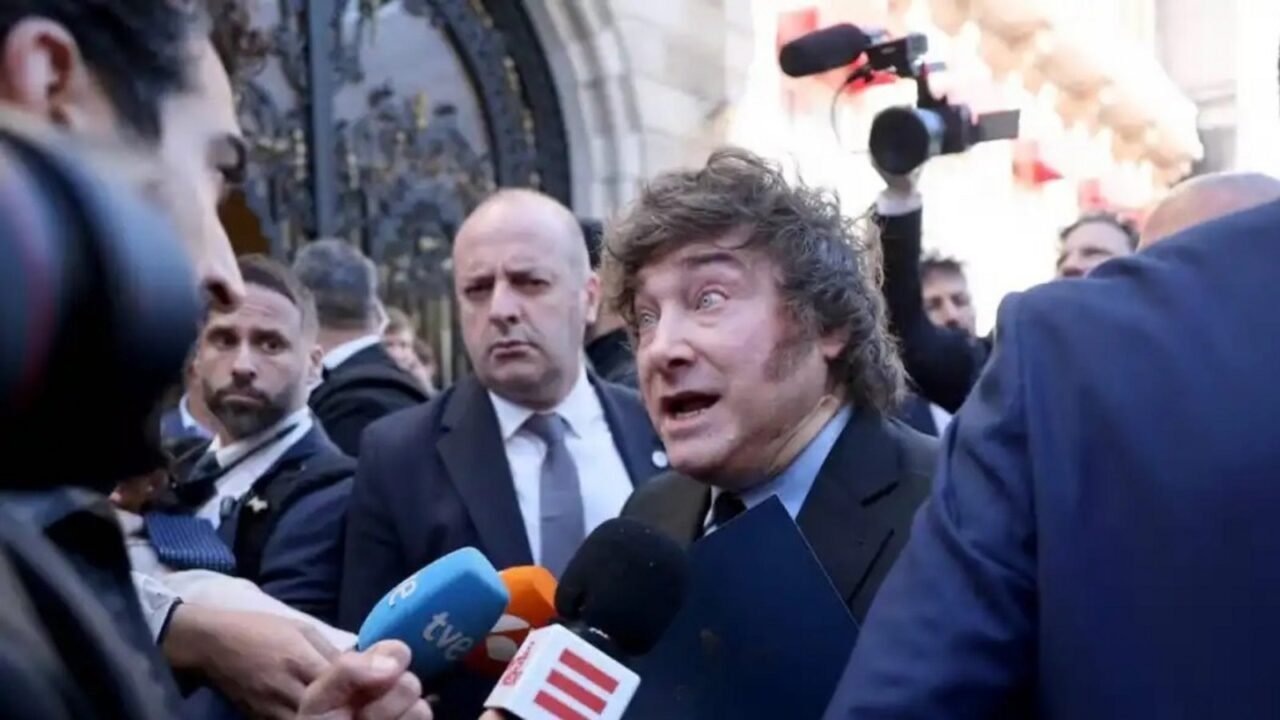 Milei exporta sus ataques a la prensa e insultó a una periodista española: «Corta y miserable»