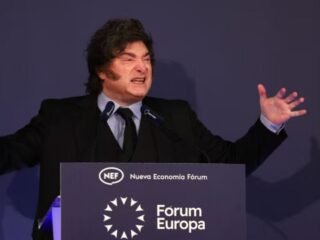 Gritos, insultos y «resta votos»: el fallido paso de Milei por España