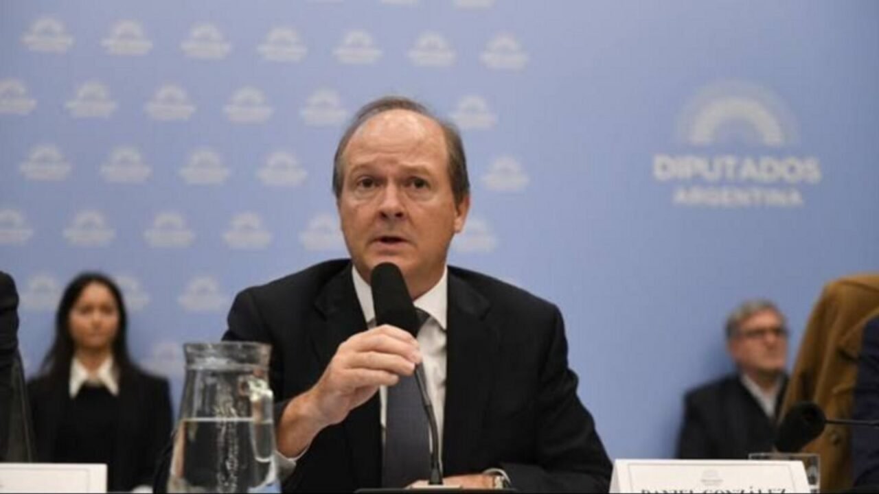 Renuncias en el Gobierno: Daniel González deja la Secretaría de Coordinación de Energía y Minería