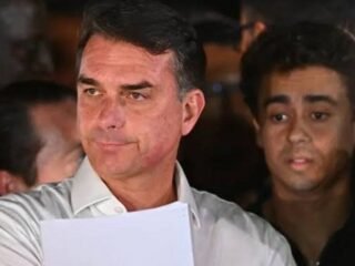 Diputados de Bolsonaro se reúnen tras su huida a EE.UU y el PT pide su detención