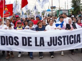 Movimientos sociales presentaron el documento que darán al Papa: «Deshumanización y crueldad»