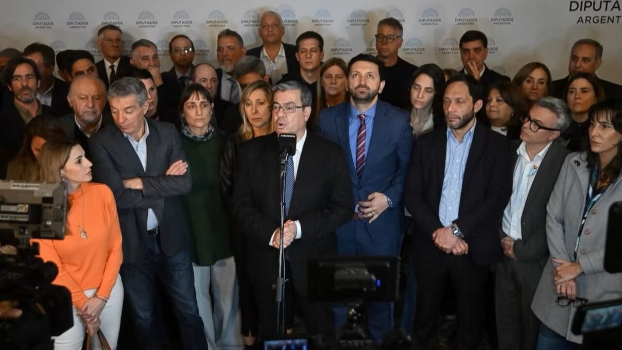 El Bolsonaro-gate agita el Congreso y complica la agenda del Gobierno