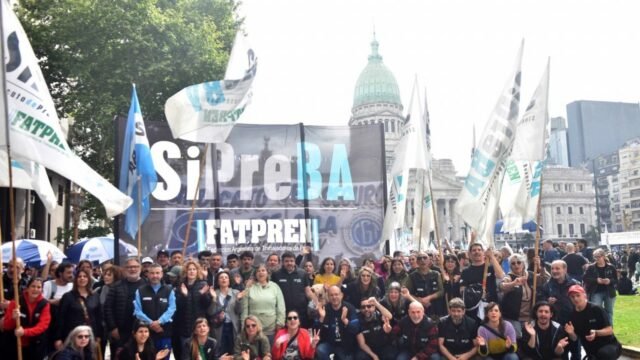 Trabajadores de prensa marchan al Congreso por el Estatuto del Periodista
