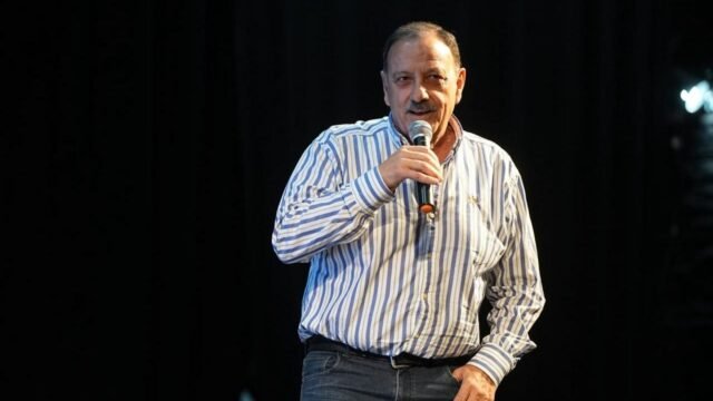 Quintela planteó un plan de emergencia productiva para el 2027 y cruzó a Milei: “Es el único presidente que no puso un solo ladrillo”