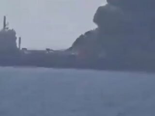 Revelaron nuevas imágenes del petrolero atacado mientras cruzaba por el estrecho de Ormuz
