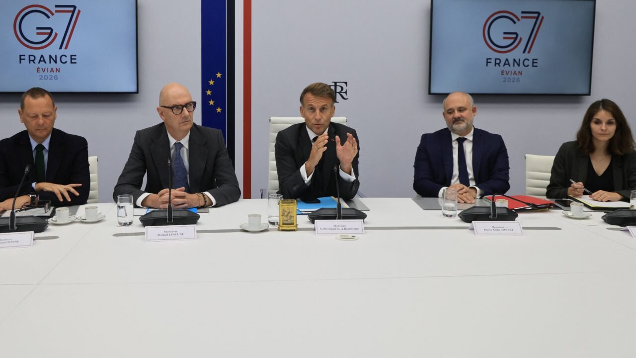 Las potencias del G7 anunciaron la liberación de reservas estratégicas para controlar el precio del barril de petróleo