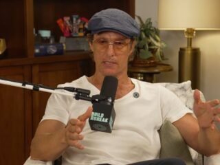 Matthew McConaughey dijo pasó dos días solo en el desierto para leer 20 años de críticas negativas sobre su carrera