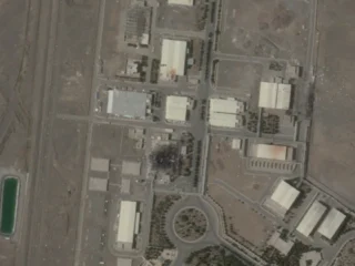 El OIEA no detecta que Irán haya reconstruido sus instalaciones bombardeadas y le pide que colabore