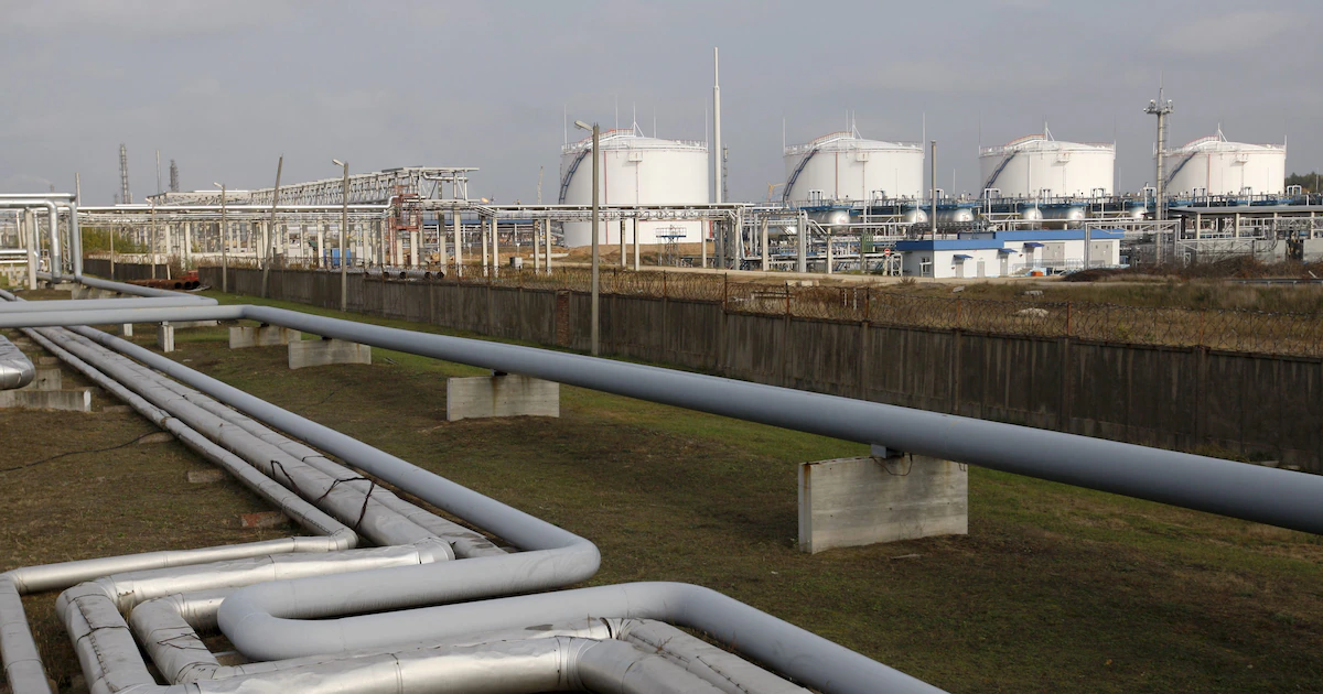 El petróleo cerró su quinta jornada consecutiva de alzas y tocó máximos de varios meses