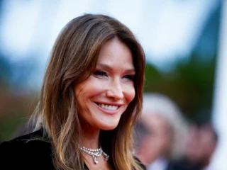 Carla Bruni habló de su lucha contra el alcohol: “No me he librado del todo de mis adicciones”