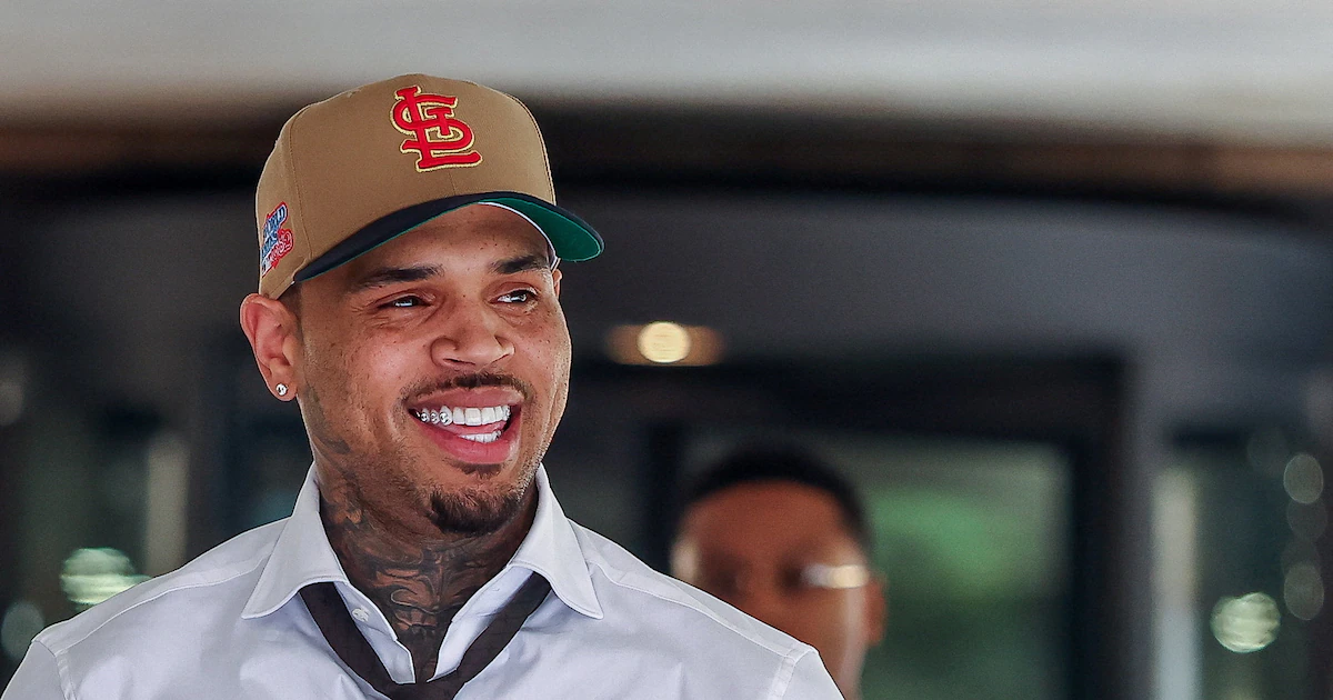 Chris Brown recibe condena de ocho meses suspendida por ataque en Londres