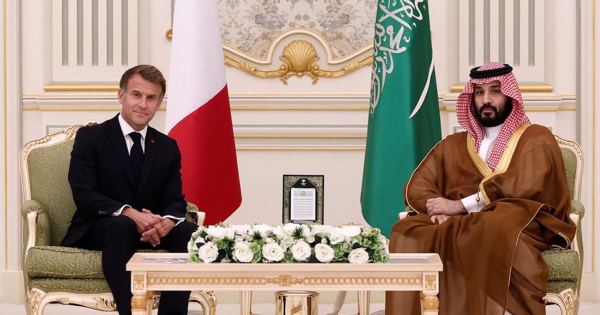 Visita sorpresa de Macron a Arabia Saudita en plena ofensiva de los rebeldes hutíes: Bin Salman le garantizó diésel para Francia