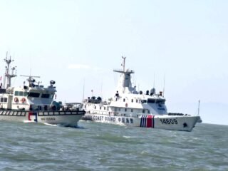 La Guardia Costera de Taiwán expulsó con cañones de agua a un pesquero chino cerca de las islas Pratas