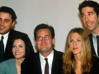 Matthew Perry y el funeral que reunió al elenco de ‘Friends’: “Se quedaron a su alrededor, llorando”