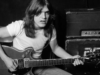 Malcolm Young y el recuerdo del riff de AC/DC que no lo dejaba dormir: “¿Puedo grabarlo? Me está volviendo loco”