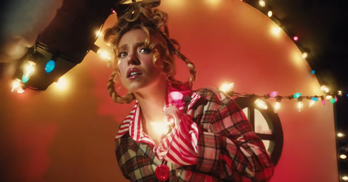 Sydney Sweeney se convierte en Cindy Lou Quien en un nuevo anuncio de lencería inspirado en ‘El Grinch’