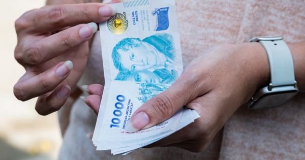 ¿Los salteños llegan a fin de mes? El bolsillo, cada vez más ajustado