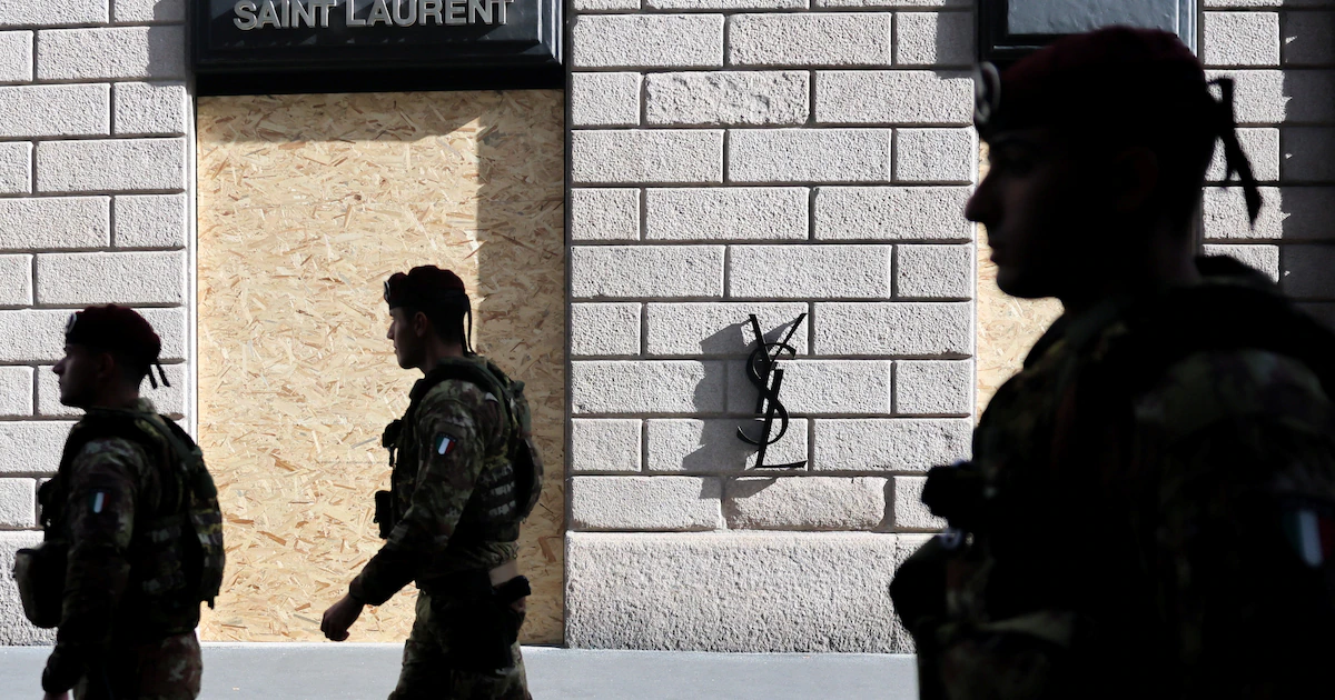 Milán bajo custodia militar: 500 uniformados vigilan la ciudad y los comercios se blindan ante posibles nuevas protestas