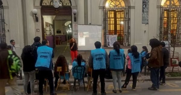 Docentes y nodocentes van al paro y se complica el fin de año lectivo en Jujuy