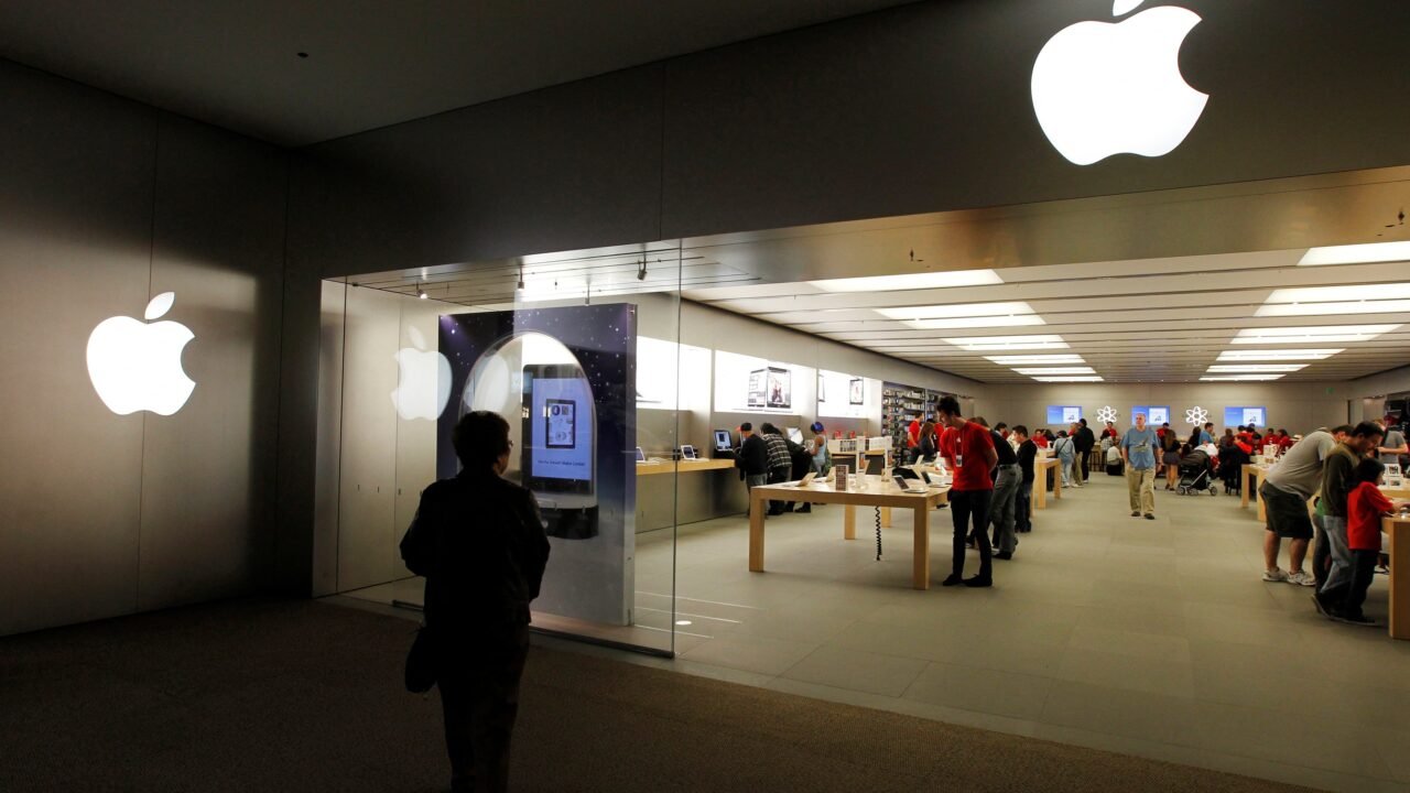 Cajas de todo el mundo llegan a las Apple Store con el mensaje: “No abrir hasta el 8 de octubre”