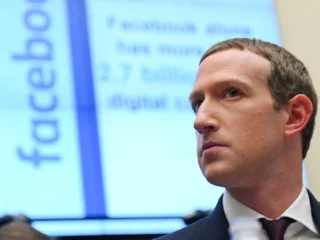 Mark Zuckerberg evalúa irse de California por una ley que cobraría impuestos a los multimillonarios