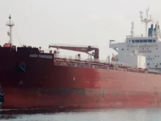El primer petrolero con diésel ruso ya navega rumbo a Nueva York tras el pacto entre Trump y Putin