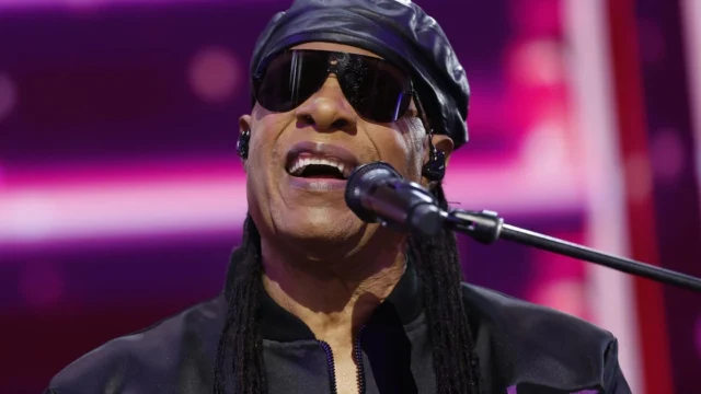 La exprometida de Stevie Wonder lo llama «manipulador» en medio de la batalla legal por su casa