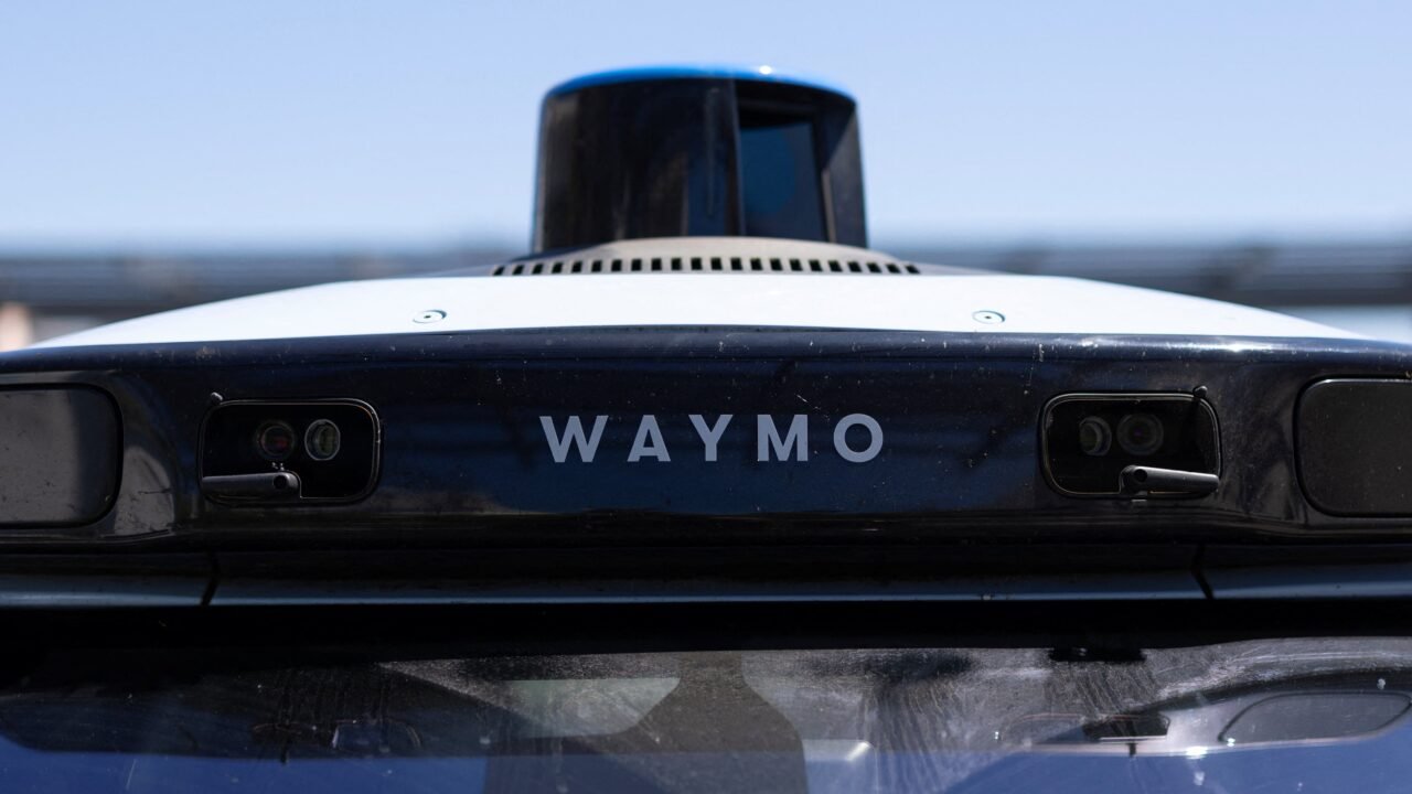 Waymo cerró un préstamo de USD 5.000 millones para expandir su servicio de robotaxis