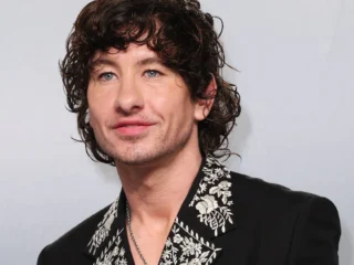 Barry Keoghan revela el tratamiento estético al que se sometió tras hablar de las críticas que recibe por su apariencia