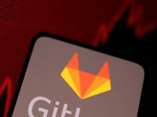 GitLab corrigió una falla crítica que permitía tomar el control de su IA Gateway