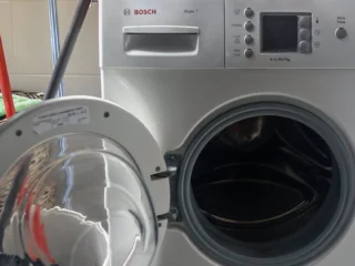 Ruidos extraños y pérdidas de agua: señales de que tu lavadora necesita mantenimiento