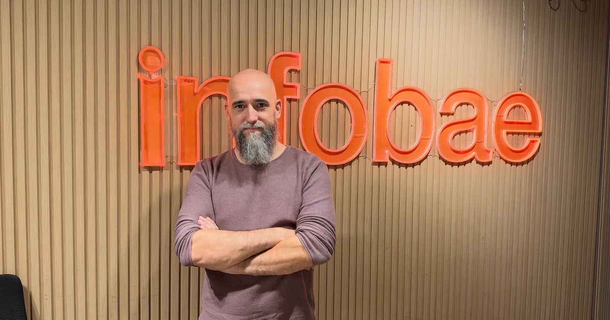 “Hay que tener más miedo a perder el empleo por no usar IA que por usarla”: Jon Hernández, divulgador de inteligencia artificial