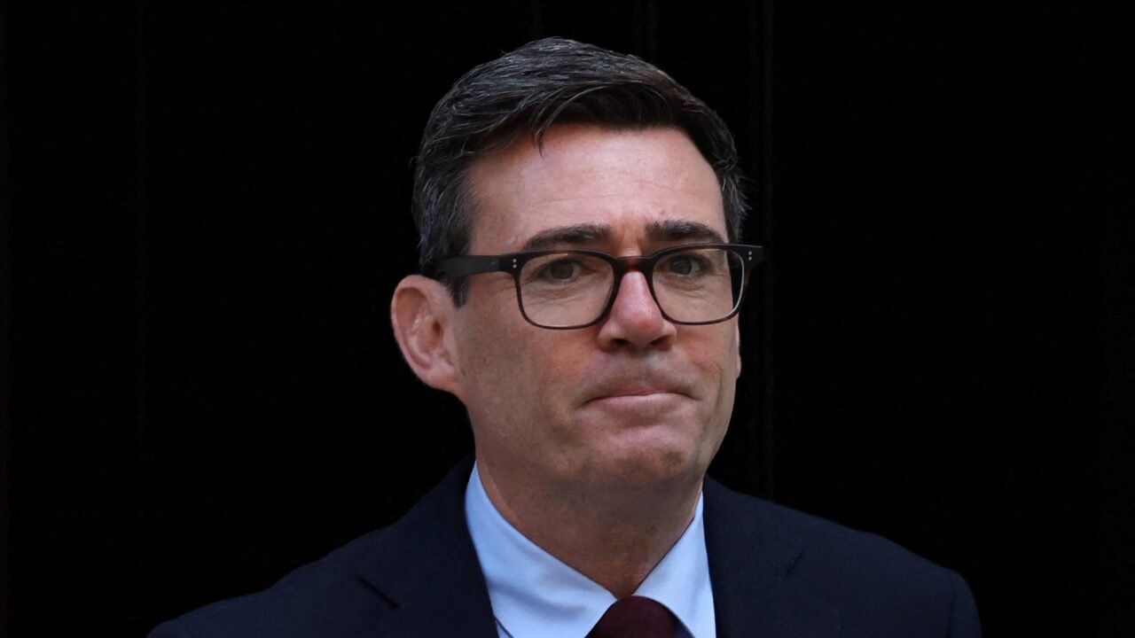 Tras afirmar que Rusia intervino en el Brexit, el primer ministro británico pidió reforzar los lazos con la UE