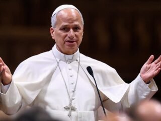 Papa León XIV cuestiona el arte generado por inteligencia artificial frente a la creación humana