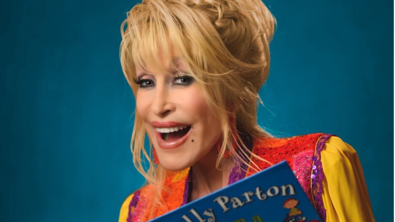 Antes de morir, Dolly Parton regaló más de 300 millones de libros a niños de todo el mundo y transformó la alfabetización infantil