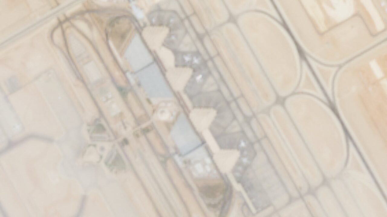 Ataques hutíes en Arabia Saudita: Riad canceló sus vuelos, hay 17 muertos y no hay fecha para reabrir el aeropuerto
