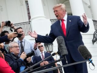 Trump criticó a Zelensky por los ataques contra refinerías rusas y dijo que Ucrania necesita “un nuevo presidente”