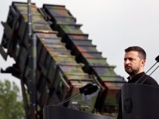 Zelensky pidió a la OTAN interceptores de misiles balísticos tras el nuevo bombardeo ruso contra la red eléctrica ucraniana