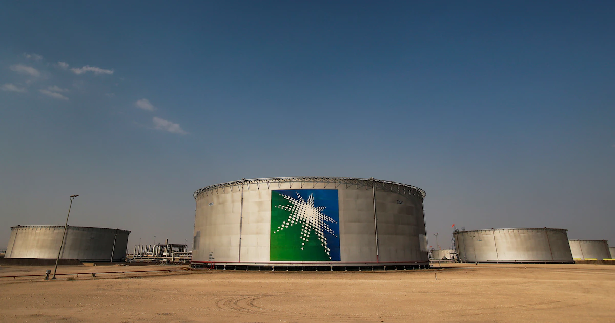 El petróleo oscila entre la complicada diplomacia de Medio Oriente con Irán y los ataques hutíes a Arabia Saudita