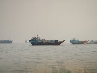 Las exportaciones de petróleo del Golfo se recuperan a pesar del bloqueo iraní en el estrecho de Ormuz