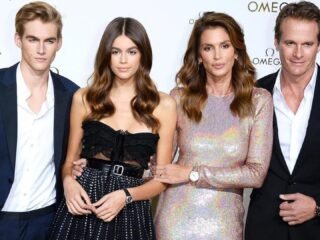 Kaia Gerber se pronuncia por primera vez tras la muerte de su hermano Presley: “Nací amándote”