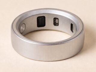 Un anillo de USD 99 promete manejar varios asistentes de IA con solo apretar un botón