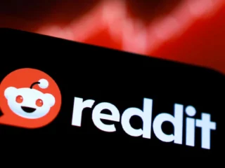 Reddit sufre su peor día en Wall Street: sus acciones se desploman un 29,22%